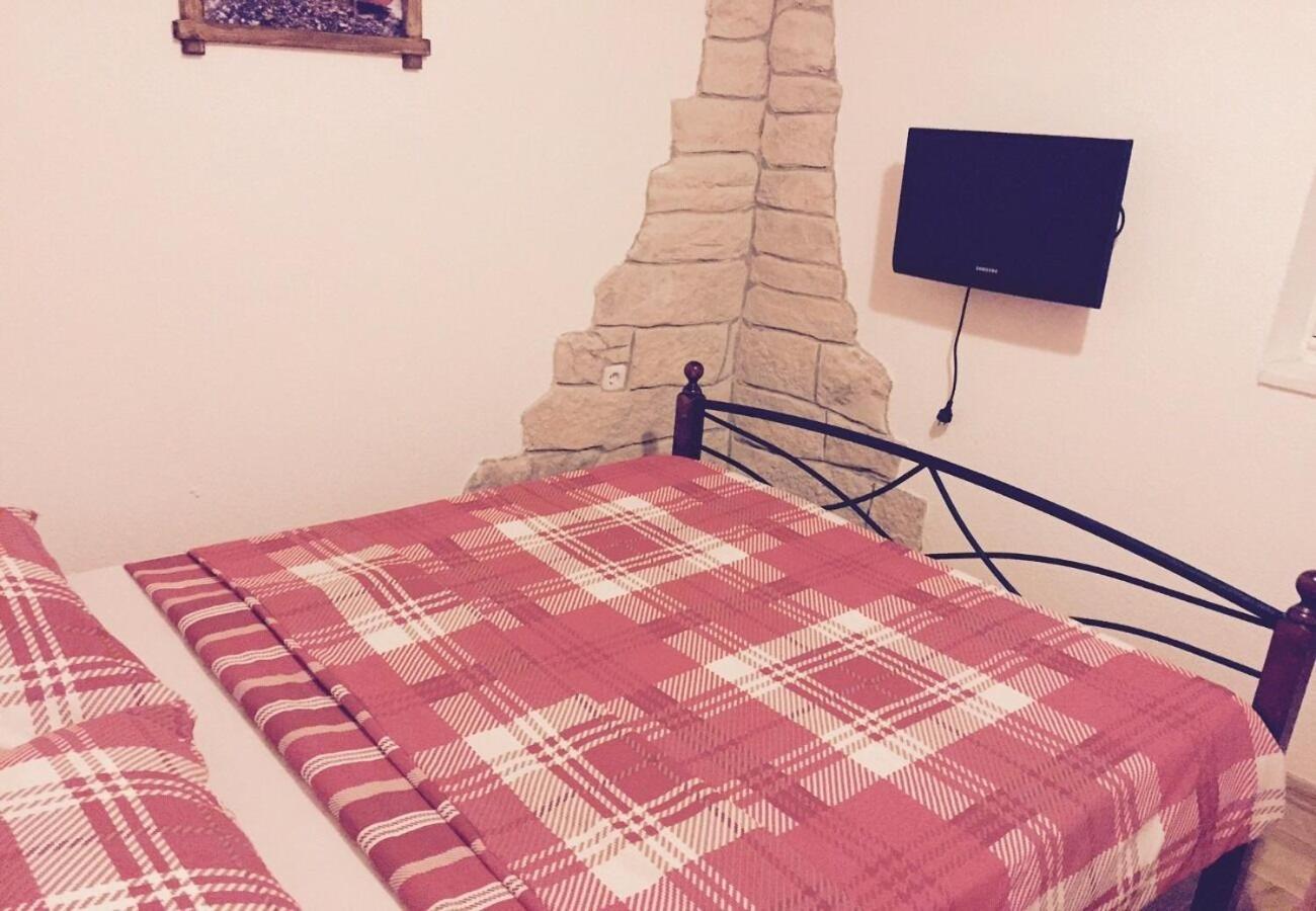 Apartments Neno - 20 M From Beach Ribarica Exterior foto